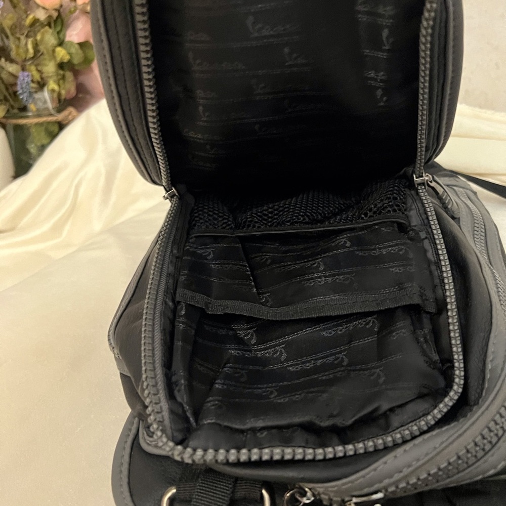 Vespa Black Backpack with multiple pockets, heavy duty zippers. Faux leather - Picture 9 of 14